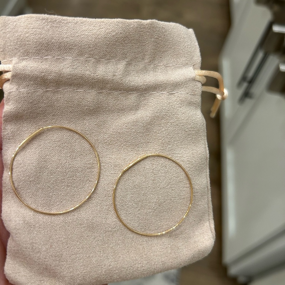 Elegant Gold Hoop Earrings